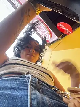 AlyssaRayのライブXXXチャット