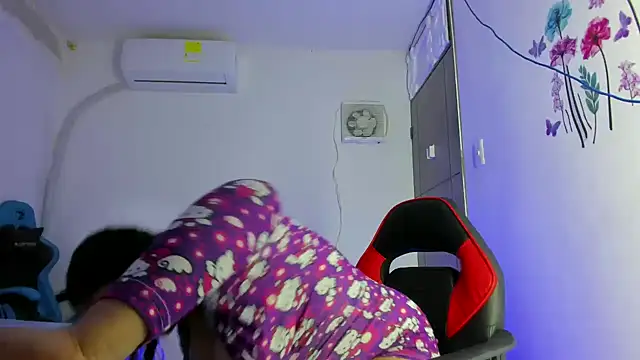 Lunastar02: онлайн-секс-чат