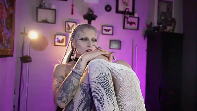 insania_9999_ Live XXX-Chat