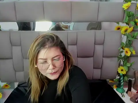 แชท XXX สดของ JuliettaRousse69