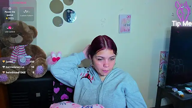 Ema__Luna Adlı Modelin Canlı XXX Sohbeti