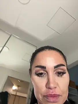 Sarah_Hardn Webbikameraesitys