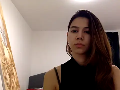 XXX chat uživo modela KiraVixenSweet