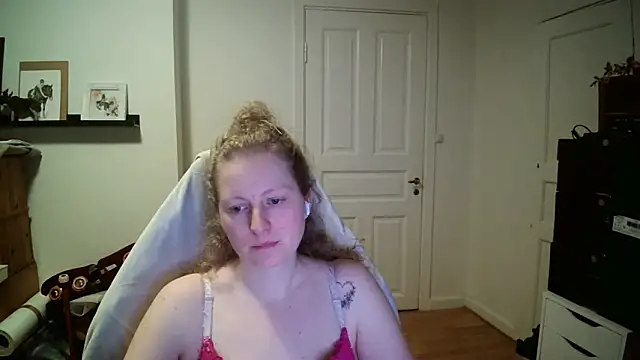 Girlnina-1995 Chat XXX in diretta