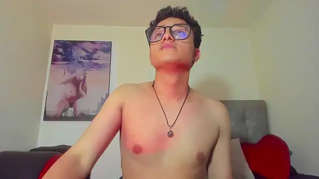 Adonibaskerville4 élő XXX-chatje