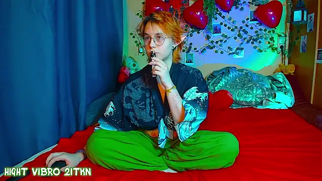 TrickyKitsunen Live XXX chat