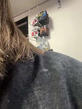 Andrea_19blonde webcam show