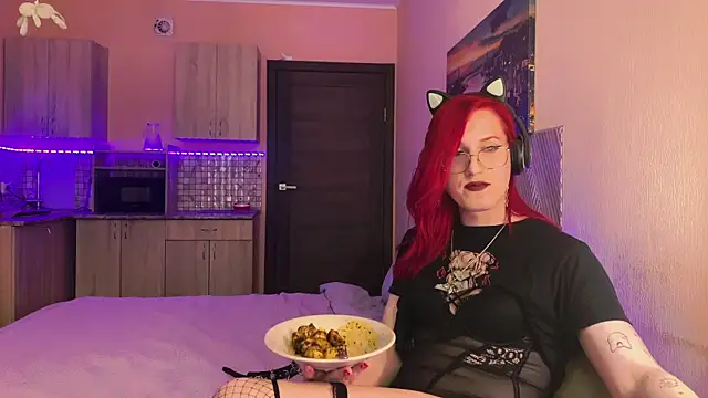 Pertunjukan Kamera Web Eni_Li