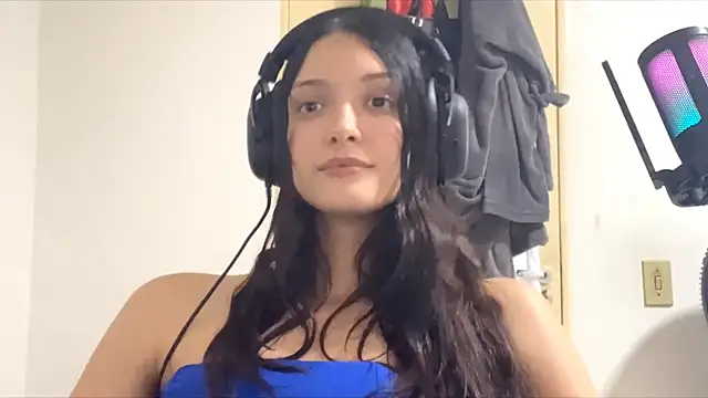 Show modela LourieRinghouse na web-kameri