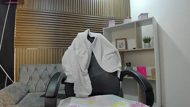 KarelyMitchelのライブXXXチャット