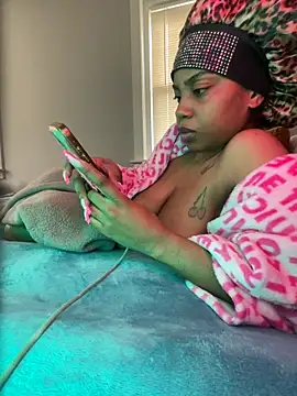 TheRealOshunQueen's Live XXX Chat