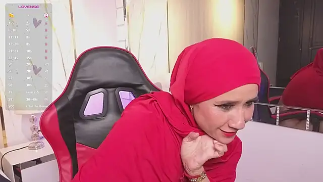 Pertunjukan Kamera Web HIjab_Isha