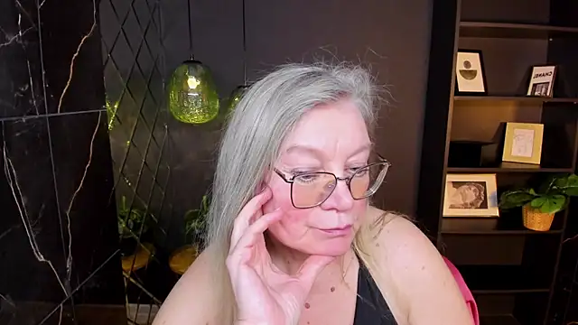 NataliMellow élő XXX-chatje