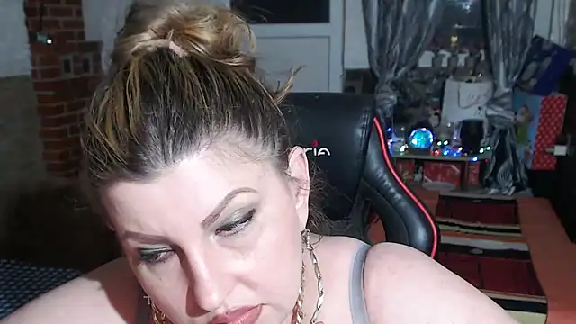 piticaforever Adlı Modelin Canlı XXX Sohbeti