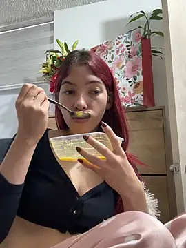 SarahLee__ live XXX chat