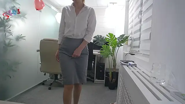 Chat XXX en directo de EllaMilf_