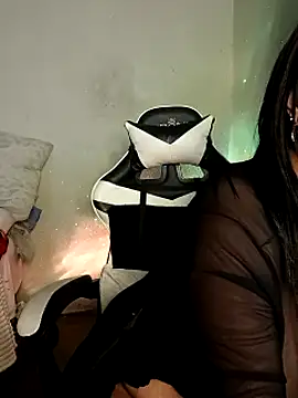 YameilのライブXXXチャット