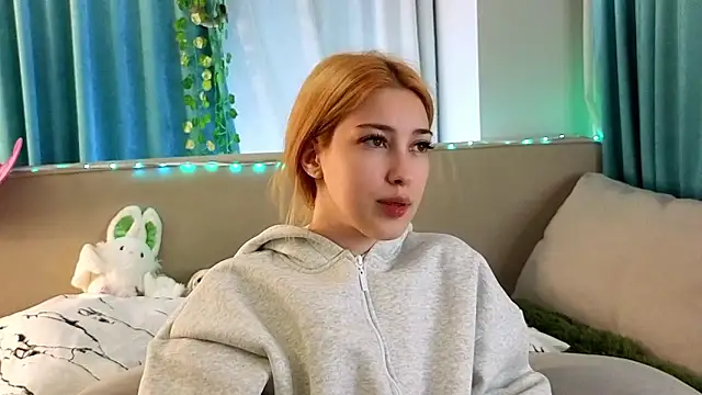 AngelicRice Adlı Modelin Canlı XXX Sohbeti