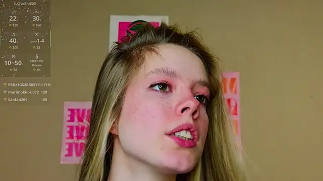 TiffinyMergist élő XXX-chatje