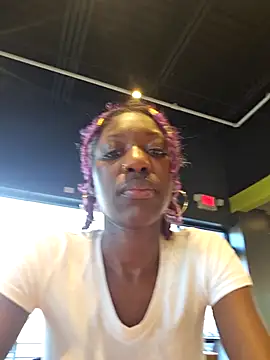 oliviaprettypussy Adlı Modelin Canlı XXX Sohbeti