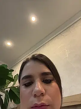 Онлайн чат XXX ThaniaJones