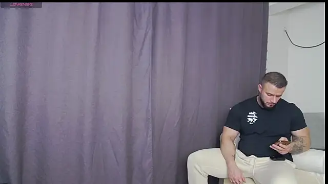 RickyMiami1 Chat XXX live