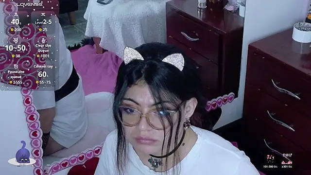 Catwhite_ Live XXX-chat