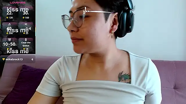 JuliexxxxtasyのライブXXXチャット