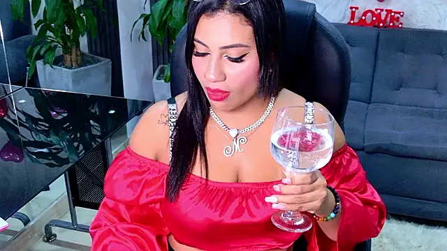 MIA_HERNANDEZ_HOT – Naživo XXX chat