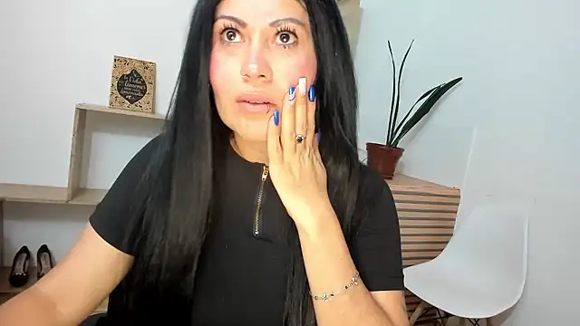 Tania_mature: απευθείας συνομιλία ΧΧΧ