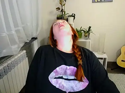 Lady_Tiana élő XXX-chatje