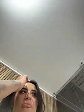 แชท XXX สดของ Antonella_Julieta