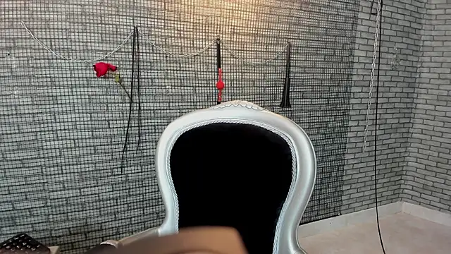 Briana_24's Live XXX Chat