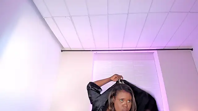 Chatroom XXX en direct de IvyBennet_