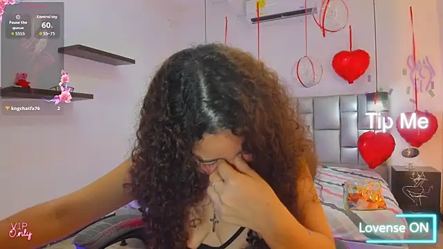 NoaMalak7のライブXXXチャット