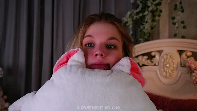 EdlinAlliston: онлайн-секс-чат