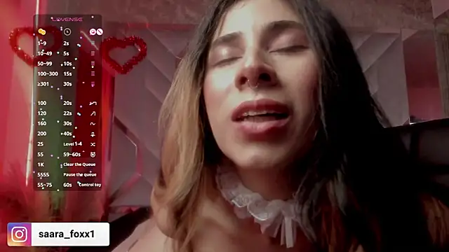 Živý XXX chat Sara_Foxx1