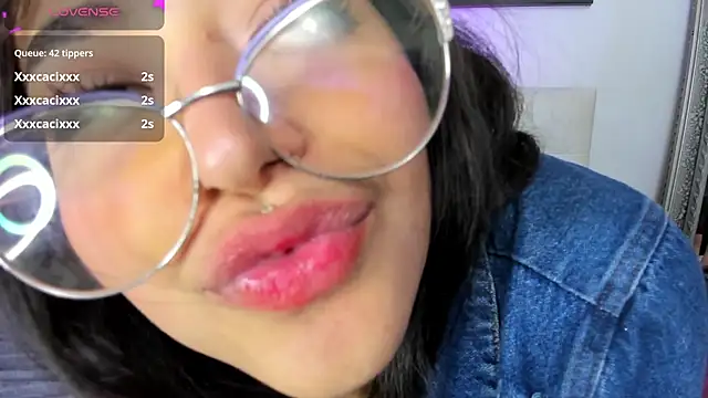 Chatroom XXX en direct de sophie-carter