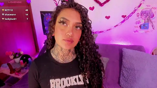 Chat +18 de Cata_green ao vivo