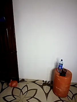 Chat XXX en directo de Simone_Miller