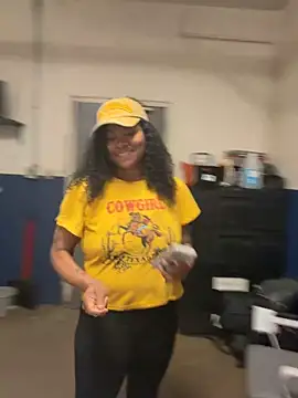 HaloRodeoLover2 Adlı Modelin Canlı XXX Sohbeti