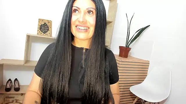 Tania_mature 现场XXX聊天