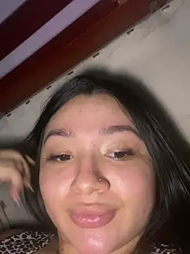 QueenYumi 现场XXX聊天