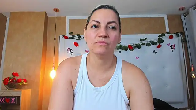 Heidy_milf's Live XXX Chat