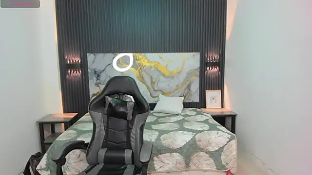 SantiagoRusso18 Live XXX Chat