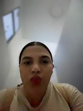 Colibri_xxx élő XXX-chatje