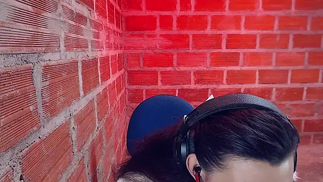 แชท XXX สดของ Moira-Hot