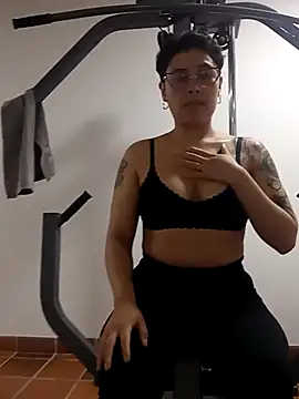 Juliexxxxtasy: онлайн-секс-чат