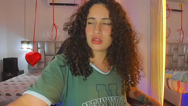 دردشة NoaMalak7 الجنسية المباشرة