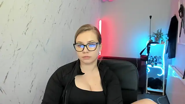 Chat XXX en directo de holly_xglam